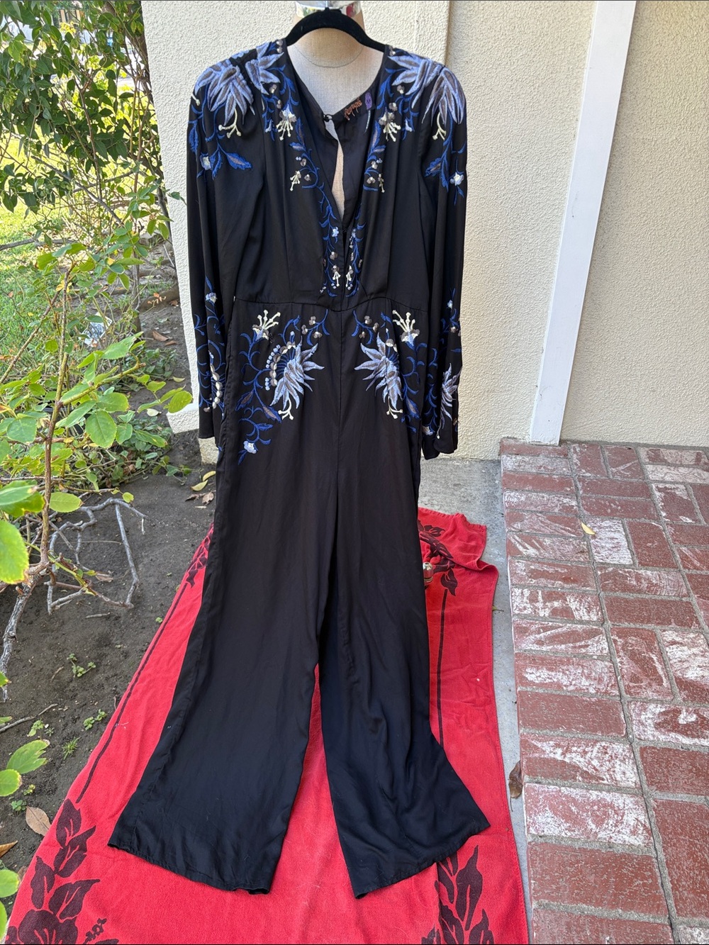 Free People Gypsy Rose 70’s inspired Wide Leg Jumpsuit. Size 8 - Picture 4 of 16
